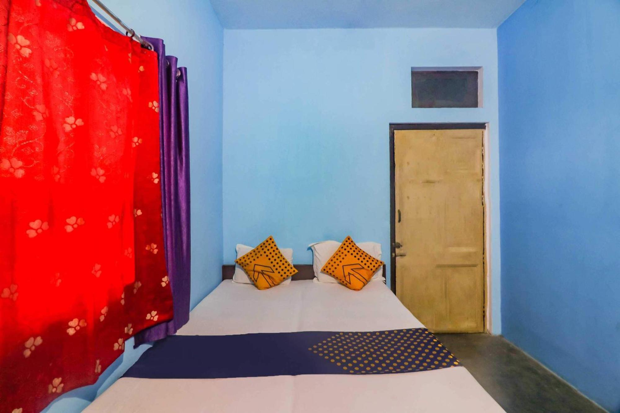 Spot On Mishra Guest House Варанаси Экстерьер фото